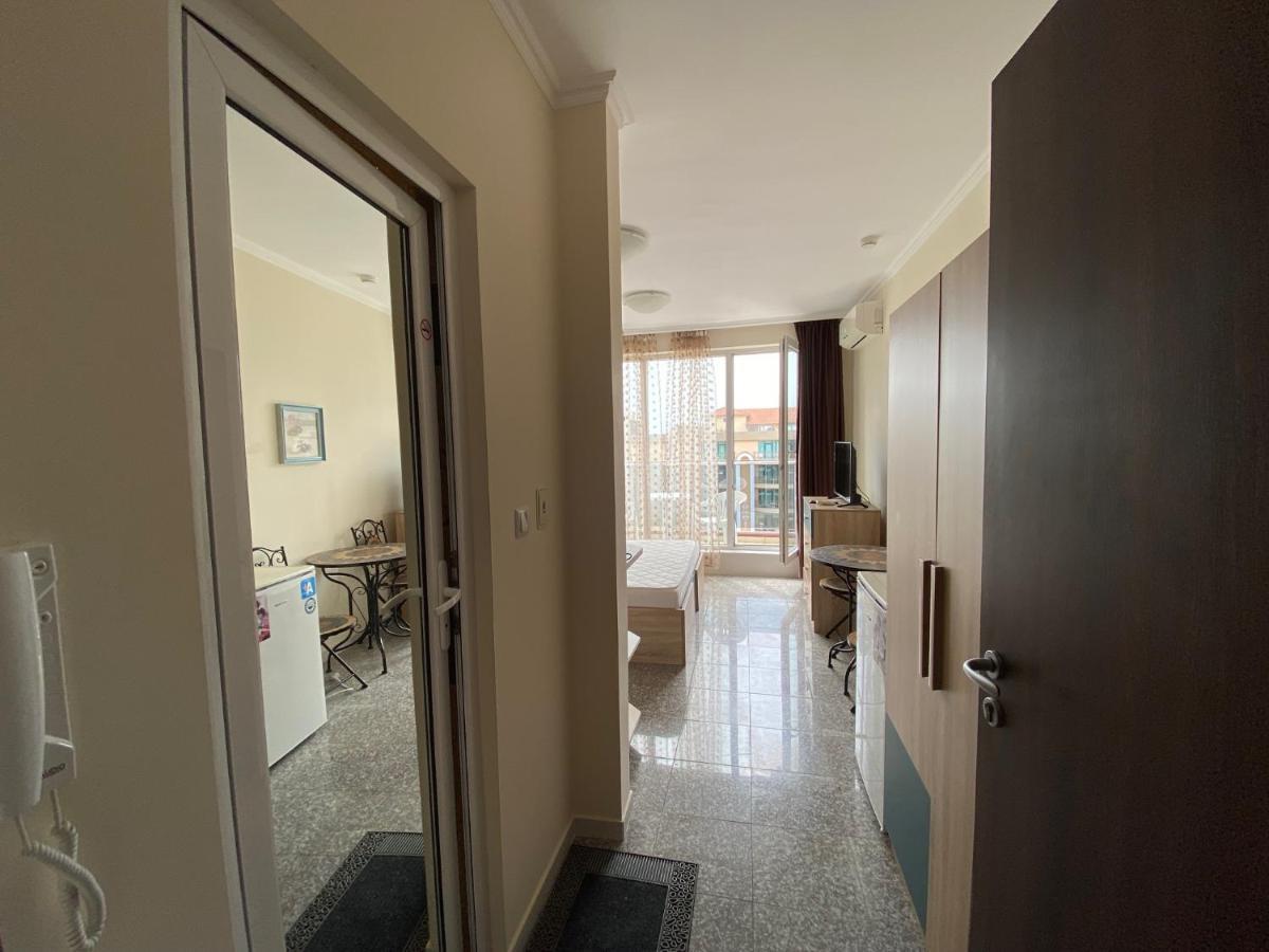 Admiral Plaza C 53 Private Cozy Studio Pantai Sunny Bagian luar foto